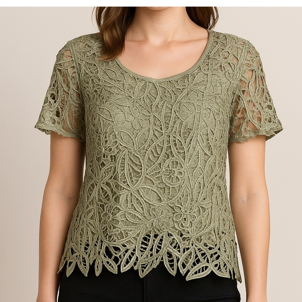 Silken  Blouse Size M Women 100 Percent Silk Beaded Handcrafted Green Fabric fit